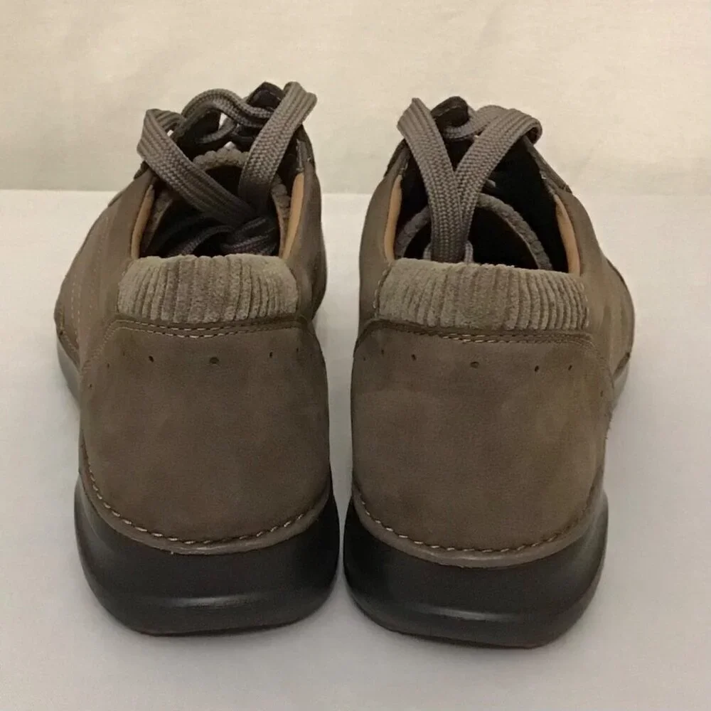 Clarks 9.5 Appley Tie Taupe Beige Nubuck Leather Women’s Comfort Shoes
